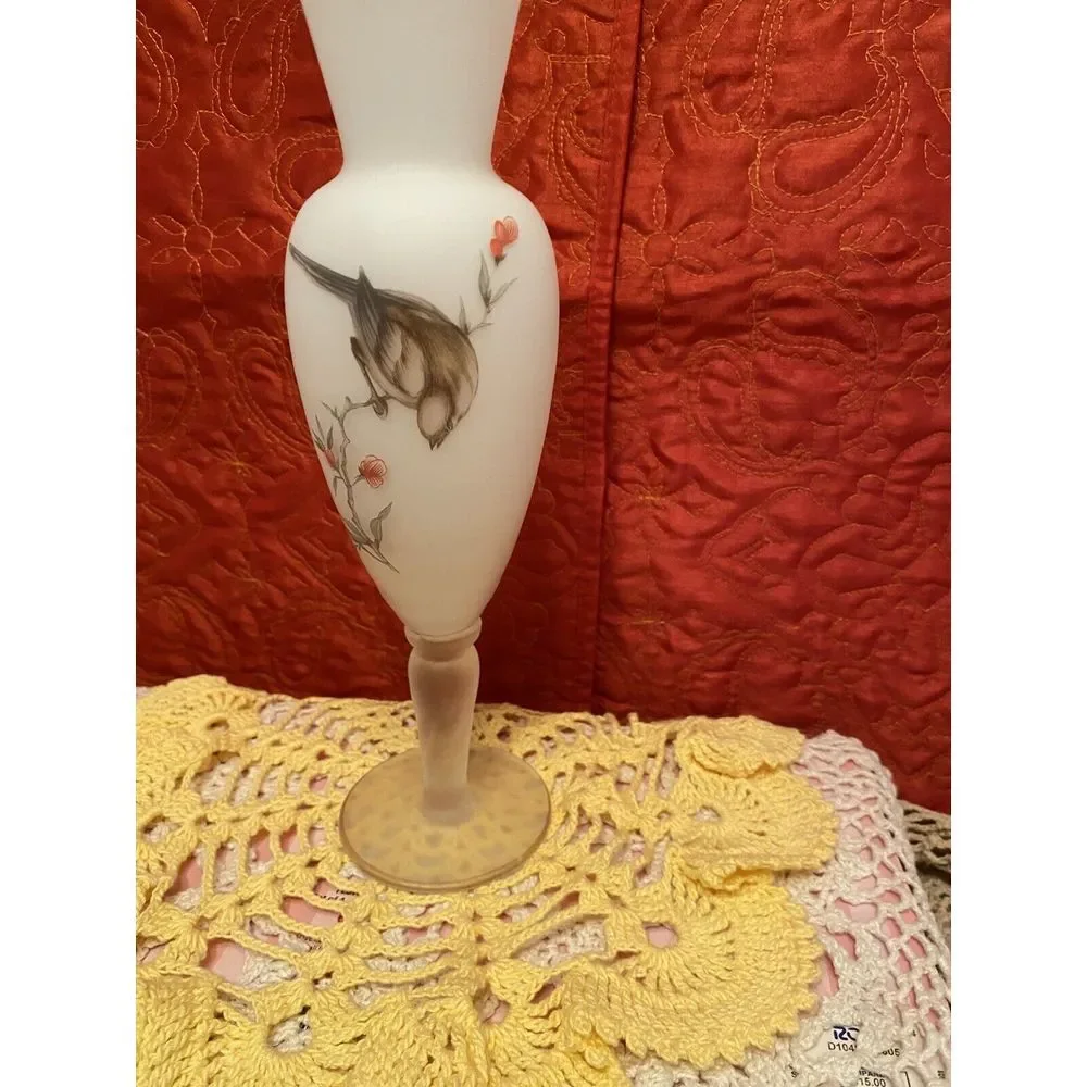 Vintage‎ 1960's Satin Art Glass  Elegant Sparrow Vase Made in Italy by Norleans